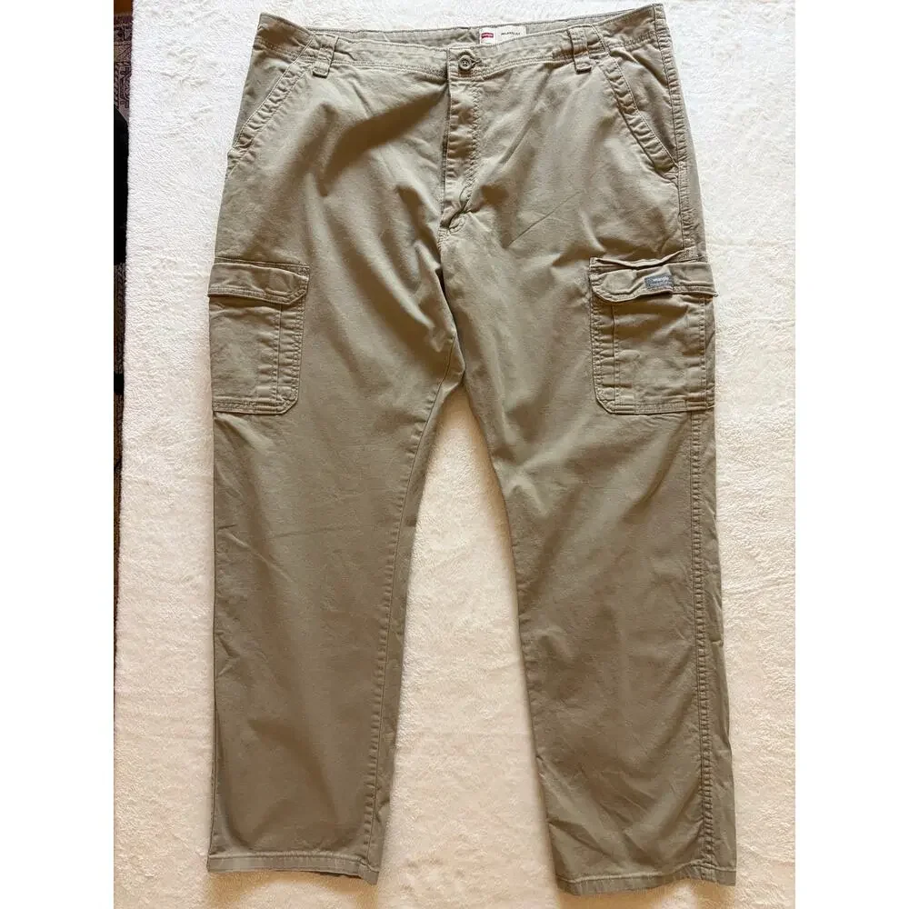 Wrangler Men’s 42x32 Relaxed Fit Cargo Pants Khaki Stretch Cotton Utility